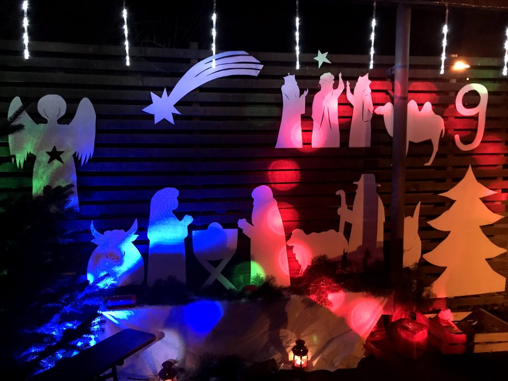Hütterer Adventsfensterspaziergang